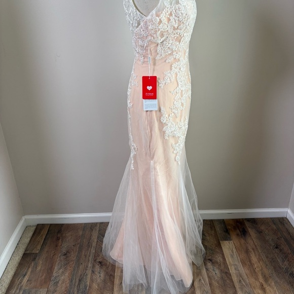 NWT JJ’s House Trumpet/Mermaid Scoop Floor Length Tulle Lace Wedding Dress Sz 8 - Picture 11 of 16